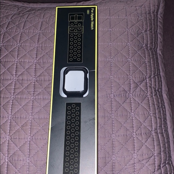 Apple Watch 40mm black watch band New with box - Picture 2 of 4